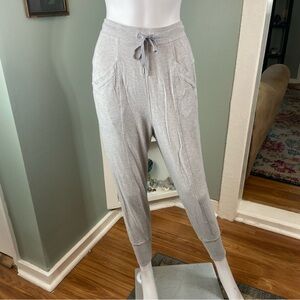 AS IS pilling Lululemon Still Chill Jogger Light Gray Pants Heather 4